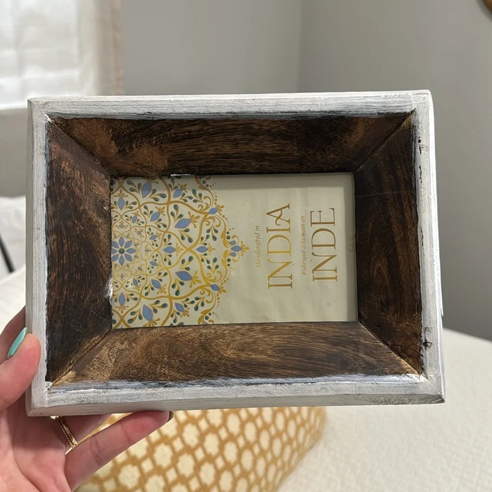 Inde distressed frame